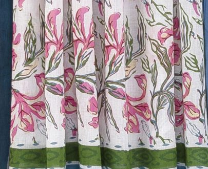 Sciarpa Maiun - fiori rosa fondo bianco